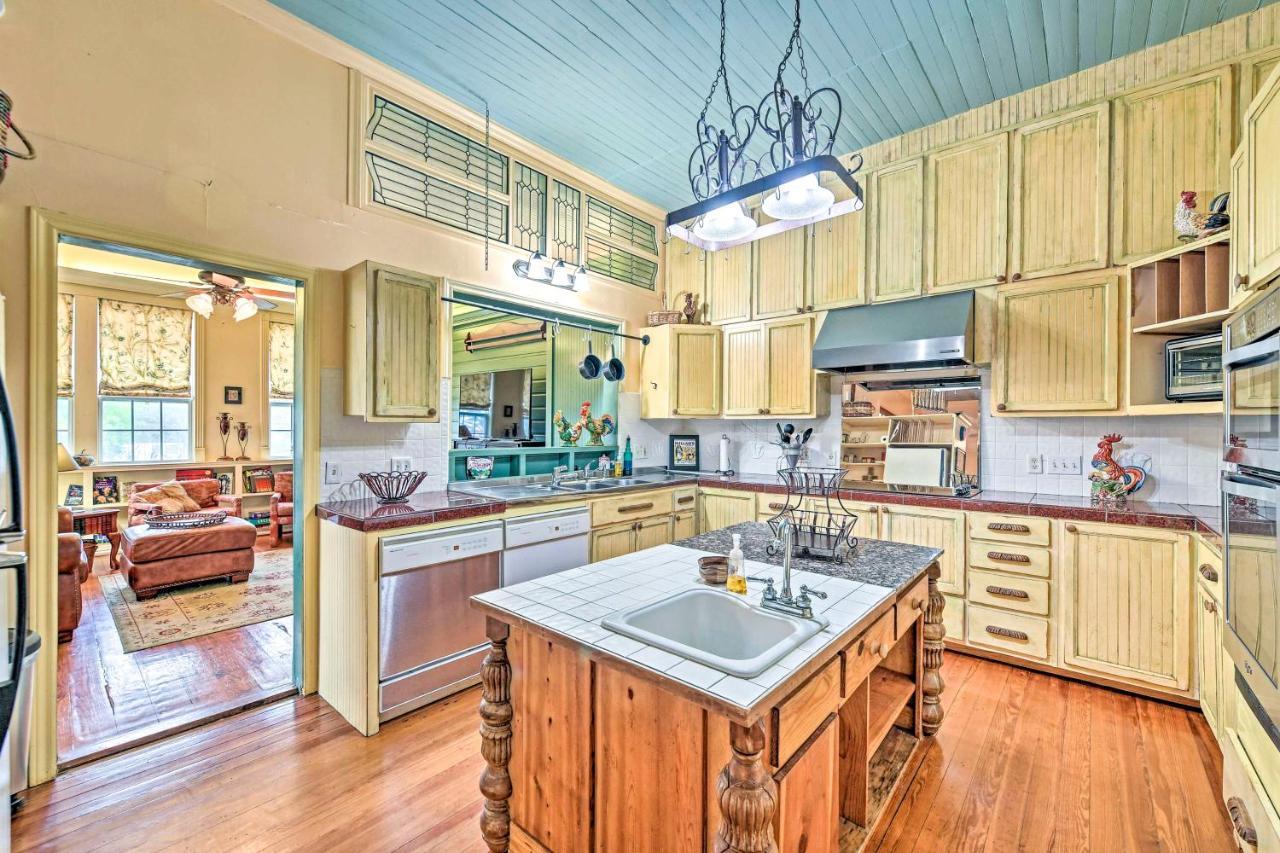 The Lilly House Historic Glen Rose Home With Porch! Exterior foto